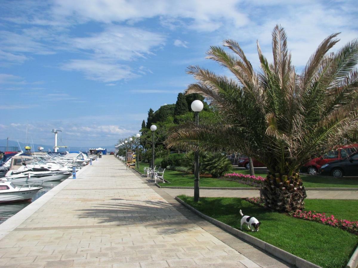 Holiday Home On Island Of Krk Malinska Extérieur photo